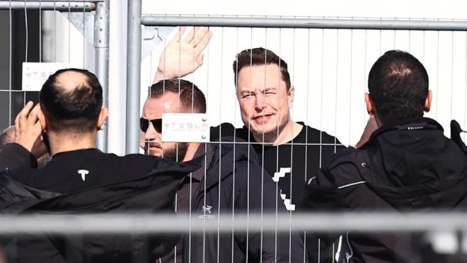 Musk chama Moraes de “ditador brutal” e diz que funcionários do X no Brasil estão sob ameaça de prisão