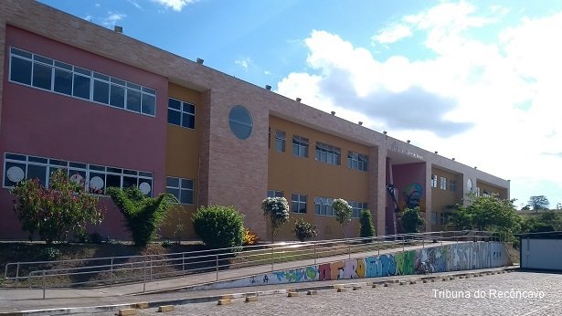 Tribuna do Recôncavo / DESTAQUE / UFRB abre vagas para professor substituto em SAJ, Amargosa, Cruz, Feira e Santo Amaro