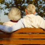 Neurologista alerta para 7 sintomas iniciais da doença de Alzheimer