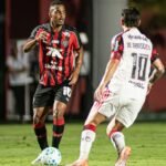 Vitória desperdiça pênalti e perde para a eficiência do Flamengo no Barradão