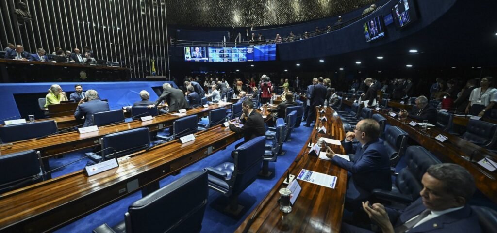 Senado aprova regras mais duras para condenados por morte de policiais