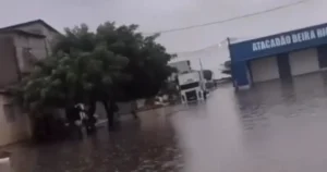 Inmet mantém alerta laranja de chuvas intensas em 42 cidades da Bahia