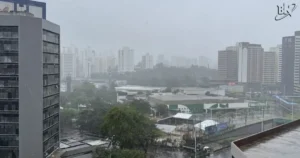 Joga água aí? Previsão do tempo para sexta de Carnaval em Salvador é de tempo fechado e chuva