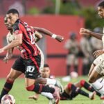 Vitória vence o Jacuipense nos pênaltis e Baianão terá Ba-Vi na final