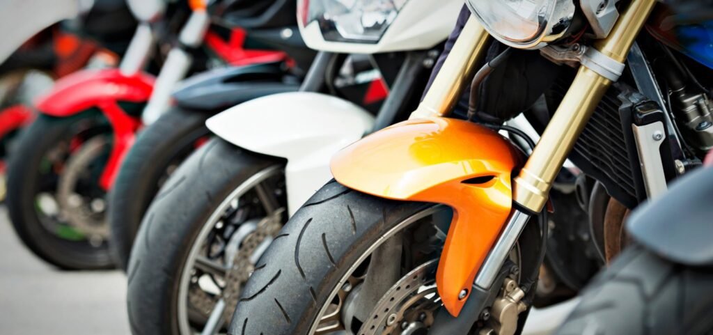 Transporte de crianças a partir de cinco anos em motocicletas pode ser autorizado; entenda