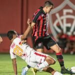 Com titulares, Vitória goleia a Juazeirense e vence a segunda no Nordestão