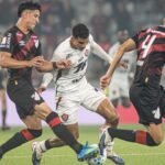 Vitória perde de virada para o Athletico-PR e segue sem vencer fora de casa