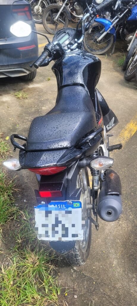 POLÍCIAS CIVIL E MILITAR APREENDEM MOTOCICLETA COM INDÍCIOS DE CLONAGEM EM CRUZ DAS ALMAS