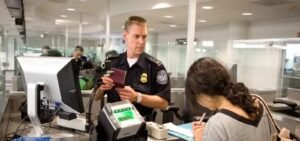 EUA mudam regra e exigem que pedido de green card seja feito no país de origem