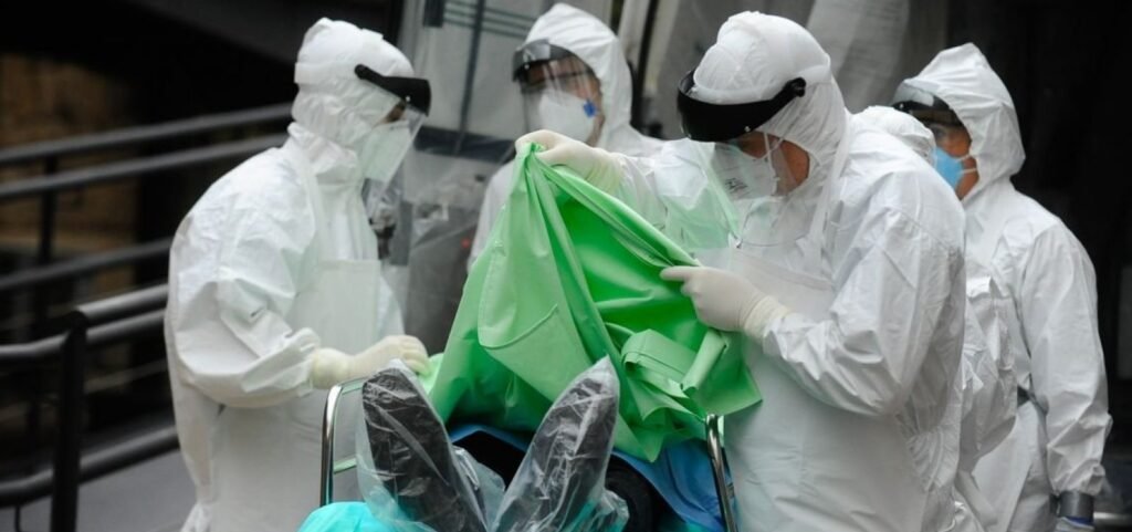 Uganda confirma três novos casos de Ebola e amplia alerta sanitário na região