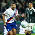 Bahia sofre apagão no segundo tempo e perde de virada para o Coritiba