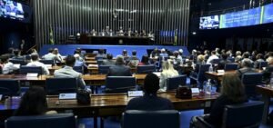 Câmara pode votar nesta quarta PEC para o fim da escala 6×1
