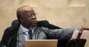 Joaquim Barbosa se filia ao DC e pode disputar Presidência em 2026