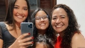 Mães solo no Brasil superam tamanho da população de Portugal
