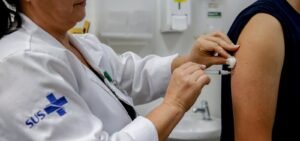 Bahia amplia vacinação contra gripe para toda a população acima de seis meses
