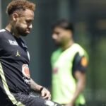 Neymar realiza treino nos gramados pela primeira vez desde convocação