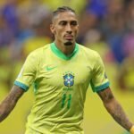 CBF atualiza situação de Raphinha após saída por dores na vitória do Brasil