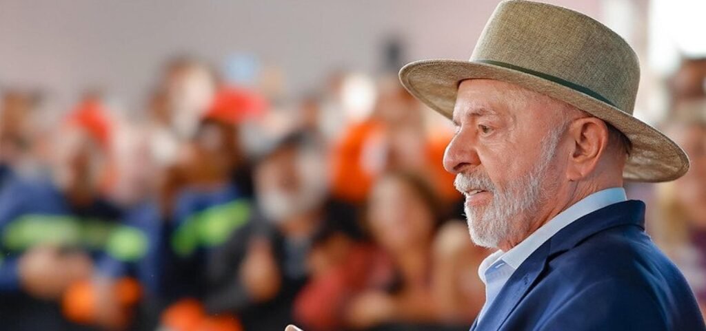 Lula desembarca no Paraguai para reunião do Mercosul-Japão