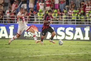 Na decisão da Copa do Nordeste, Vitória busca reação diante do Fortaleza para largar na frente