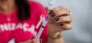 Butantan busca voluntários na Bahia para testes de nova vacina contra a gripe em idosos