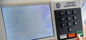 TRE da Bahia inicia testes em mais de mil urnas eletrônicas para eleições de 2026