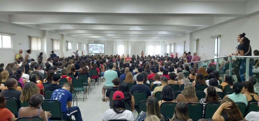 Professores da rede privada da Bahia anunciam nova paralisação e cobram valorização da categoria