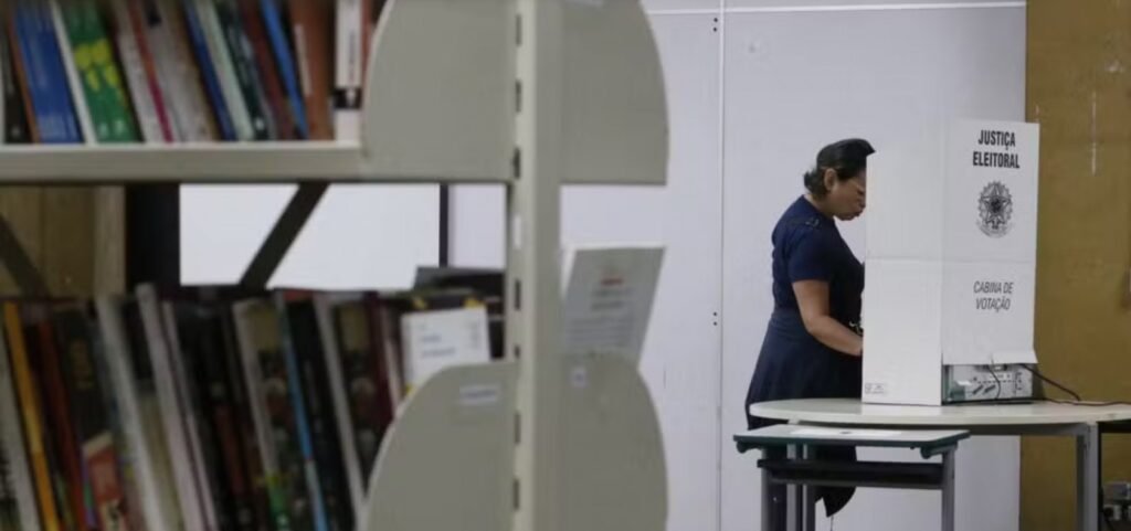 Eleições 2026: Mulheres representam mais de 52% do eleitorado e seguem maioria nas urnas