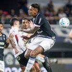 Com falha de Lucas Arcanjo, Vitória perde para o Remo fora de casa pelo Brasileirão