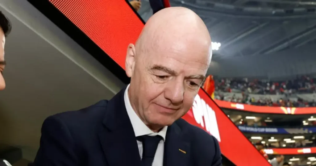 Fifa transforma coletiva da final em atração paga e volta a gerar críticas dos torcedores