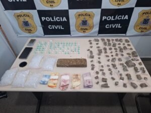 POLÍCIA CIVIL PRENDE TRAFICANTE E APREENDE UMA GRANDE QUANTIDADE DE ENTORPECENTES EM SANTO ANTÔNIO DE JESUS