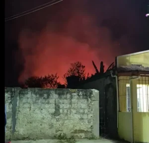 Incêndio é registrado em matagal no Centro de Santo Antônio de Jesus na noite desta sexta