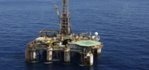 Justiça derruba liminar e mantém cobrança de 12% sobre exportação de petróleo