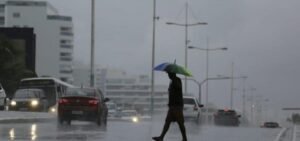 Bahia entra em alerta de tempestade com previsão de vendaval e granizo