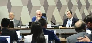 CCJ do Senado aprova fim da escala 6×1; PEC segue para o plenário da Casa