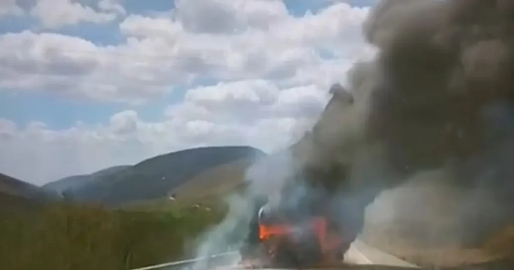 BR-116 é liberada após seis horas de interdição por acidente e incêndio