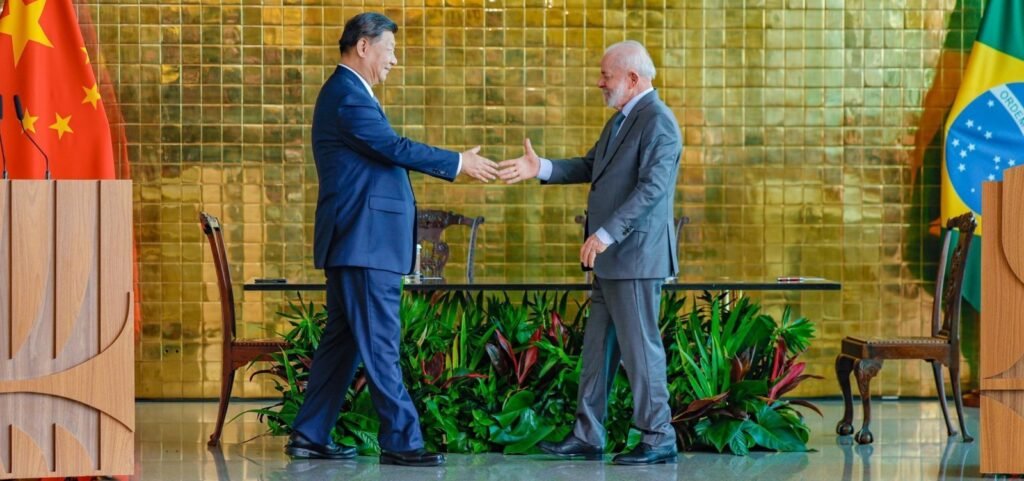 Xi Jinping parabeniza Lula e propõe levar parceria entre China e Brasil a novos patamares