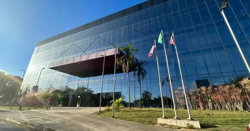 Servidor estadual é afastado após ser flagrado com arma particular sem registro na Bahia